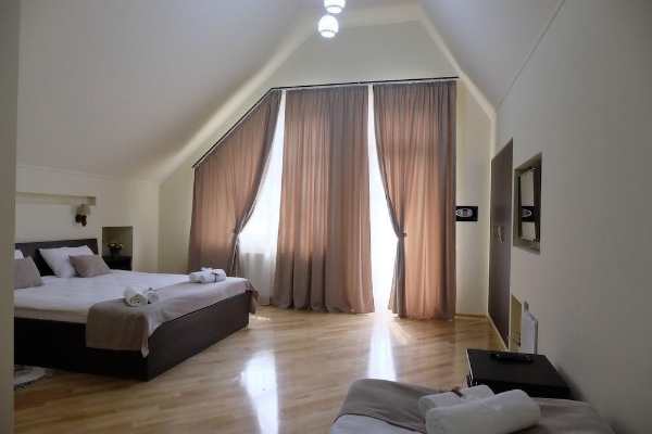 HOTEL S&L (Saburtalo)